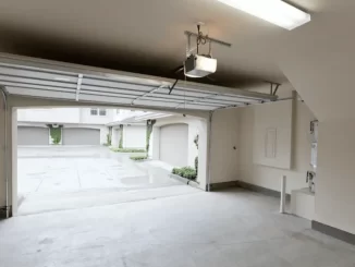 Garage-Door-Opener-Breaks